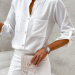 Elegancka bluzka koszulowa ze stójką Moon biała Elegancka bluzka koszulowa ze stójką Moon biała