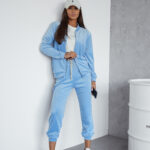 Welurowy komplet dresowy z bomberką pastelowy niebieski Luxe