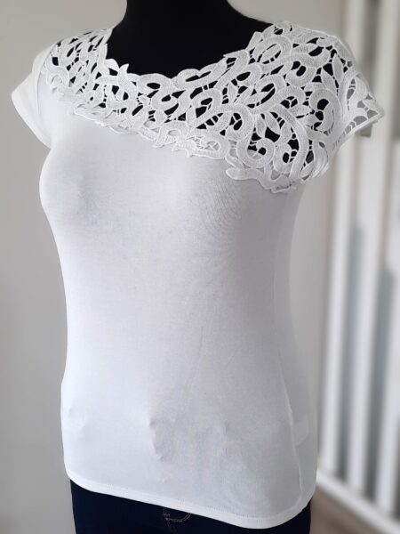 Bluzka bawełniana z koronkowym dekoltem biała uni